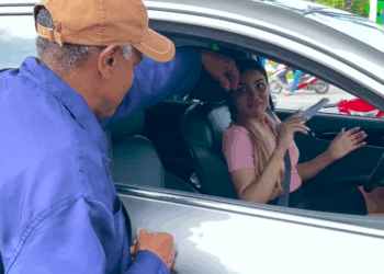 [COMPLETO] 0320H1114 S0020 Mujer recibió una gran lección por quitarle su sueldo a un humilde trabajador