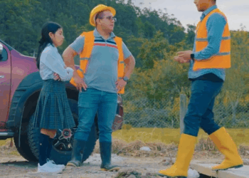 [COMPLETO] 0329H1030 S0083 No le gustaba estudiar y siempre se fugaba del colegio, hasta que su padre le dio su merecido Estef