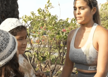 [COMPLETO] 0040H1114 S0085 Una mala idea practicar yoga en el parque y que sea con huevo Daniela Isabel