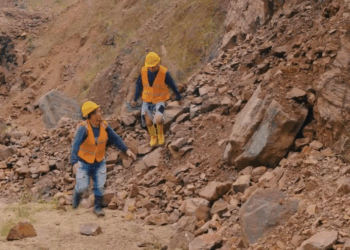 [COMPLETO] 0366H1030 S0083 Mujer quería deshacer de su hijastra mientras su esposo trabajaba en la mina Estefany