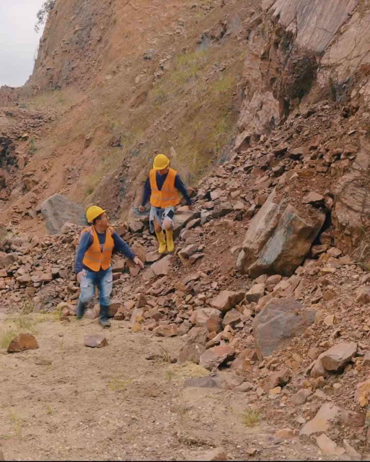 [COMPLETO] 0366H1030 S0083 Mujer quería deshacer de su hijastra mientras su esposo trabajaba en la mina Estefany