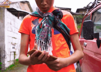 [COMPLETO] 0379H1030 S0083 Niñera usaba el celular en exceso cuando los patrones no estaban y causo esta tragedia Estefany