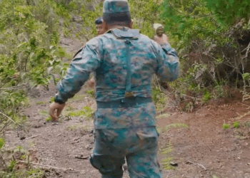 [COMPLETO] 0380H1030 S0083 Perforó la llanta de este carro para salvar a esta señorita sin pensar en las consecuencias Estef
