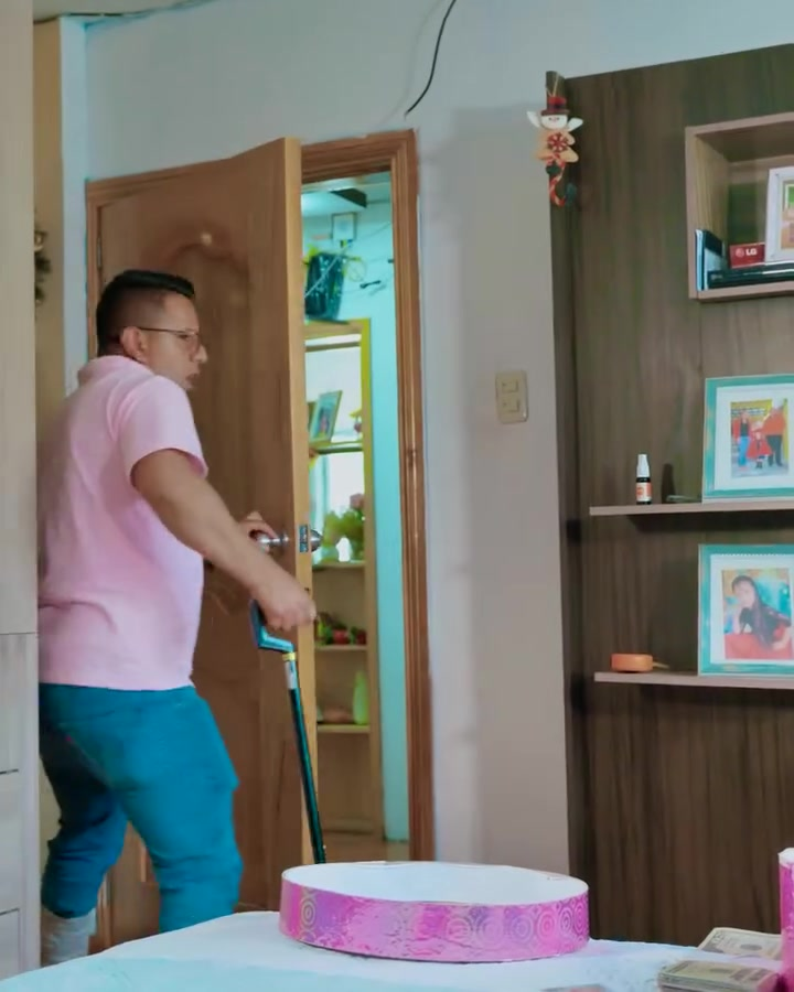 [COMPLETO] 0404H1030 S0083 Dejó a su esposa por buscar una mejor vida sin pensar que al volver ella le haría esto Estefany