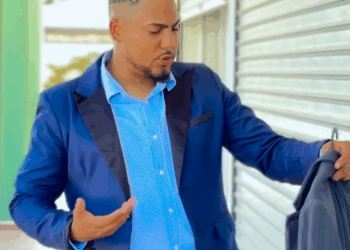 [COMPLETO] 0408H1114 S0020 Millonaria busca al hombre con el mejor abdomen para entregarle su fortuna Nicauris Javier