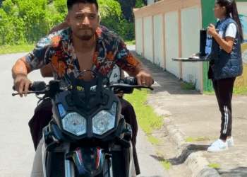 [COMPLETO] 0425H1114 S0020 Niña de la calle se vuelve millonaria gracias a este reloj Nicauris Javier