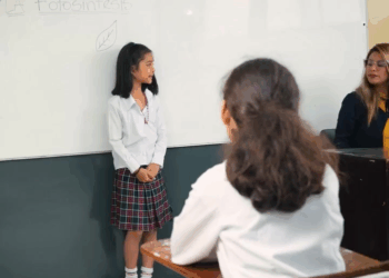 [COMPLETO] 0464H1030 S0083 Padre sorprende a su hija el dia de sus cumpleaños, sin pensar que reaccionaria de esta manera Este