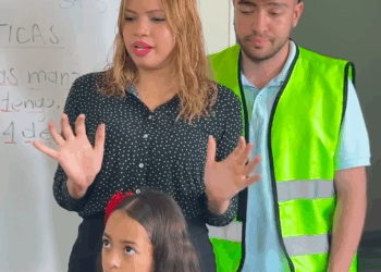 [COMPLETO] 0446H1114 S0020 Maestra se burla de su alumna por ser hija de un albañil y ella decide hacer esto