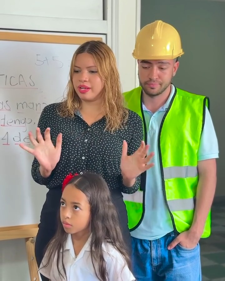 [COMPLETO] 0446H1114 S0020 Maestra se burla de su alumna por ser hija de un albañil y ella decide hacer esto