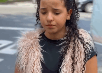 [COMPLETO] 0448H1114 S0020 Encontró a su madrastra besándose con su tío