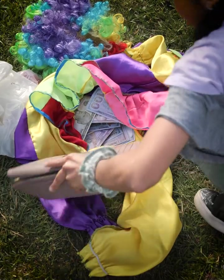 [COMPLETO] 0468H1030 S0083 Niña pide dinero en las calles para llevar a su ser mas querido Estefany
