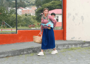 [COMPLETO] 0480H1030 S0083 Por estar en el celular, esta señora sufrió las consecuencias Estefany