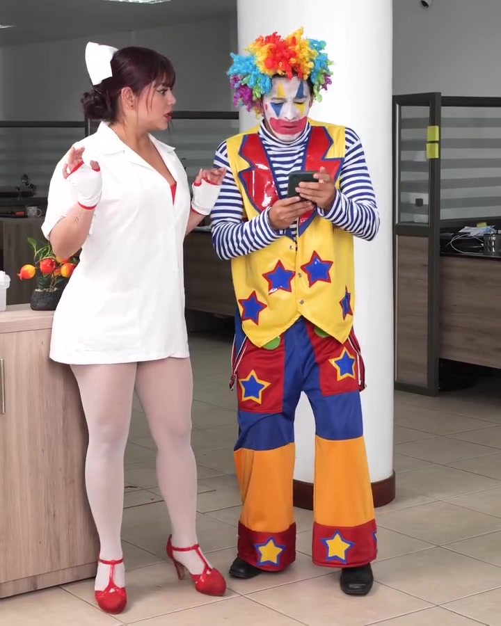 [COMPLETO] 0509H1030 S0083 Payasito astuto le hizo esto a una paciente por una oscura razón Estefany