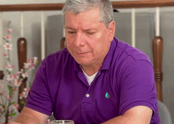 [COMPLETO] 0471H1114 S0020 R0ban teléfonos en la calle y descubrieron que su padre tiene ota familia