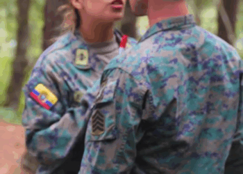 [COMPLETO] 0518H1030 S0083 Solados fueron a una misión, pero terminaron haciendo algo sorprendente Estefany