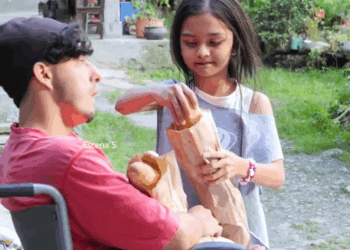 [COMPLETO] 0519H1030 S0083 Niña rompió una funda de pan para comer, pero no esperó que pasara esto Estefany