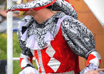 [COMPLETO] 0523H1030 S0083 Payasito siguió a Arlequín que se llevaba a una niña, pero terminó descubriendo algo sorprendente E