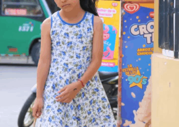 [COMPLETO] 0554H1030 S0083 Niña le da una lección a su madre por no querer a su hermanita Estefany