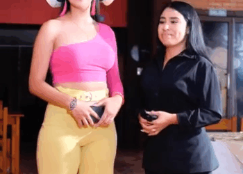 [COMPLETO] 0572H1030 S0083 Lanzándole hamburguesa salvo a mesera de un chef calenturiento Estefany