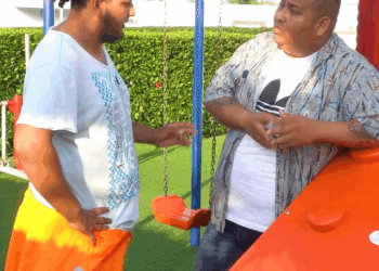 [COMPLETO] 0538H1114 S0088 Chicas interesadas humillaron a un millonario y el les da una gran lección