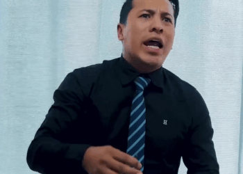 [COMPLETO] 0573H1114 S0088 Fue a entregarle el regalo de cumpleaños, pero pasó esto Vicky Salazar