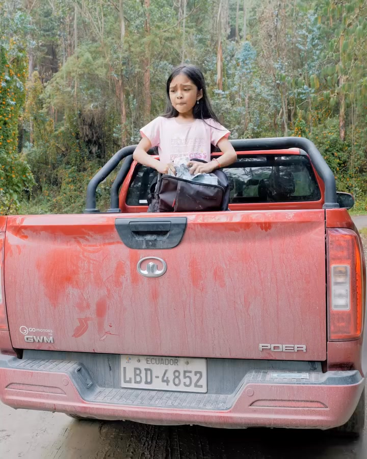 [COMPLETO] 0619H1030 S0083 Niña lanza mucho dinero para salvar a su mamá Estefany