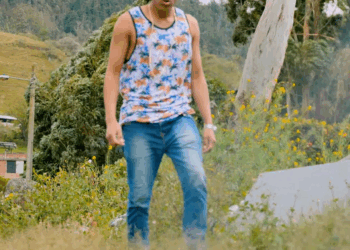 [COMPLETO] 0629H1030 S0083 Escondió a su hija en una alcantarilla para protegerla de estas personas Estefany