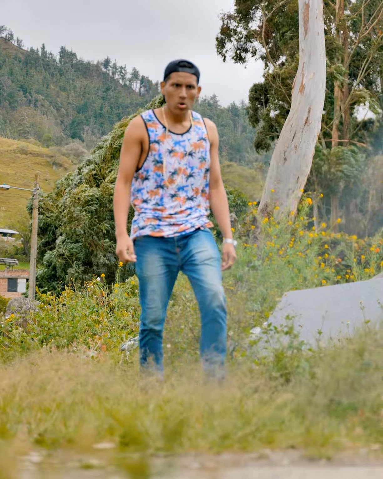 [COMPLETO] 0629H1030 S0083 Escondió a su hija en una alcantarilla para protegerla de estas personas Estefany