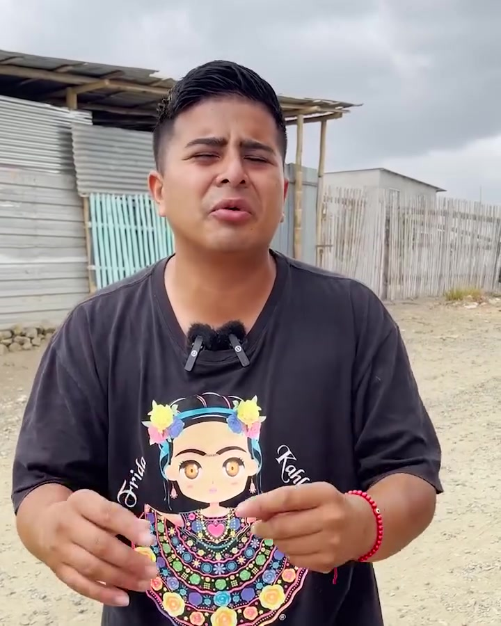 [COMPLETO] 0601H1114 S0088 Mi vecino quiere que le preste o alquile Vicky Salazar