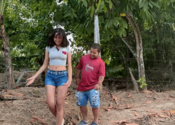 [COMPLETO] 0609H1114 S0088 Está chica le salvo la vida sin conocerlo Vicky Salazar