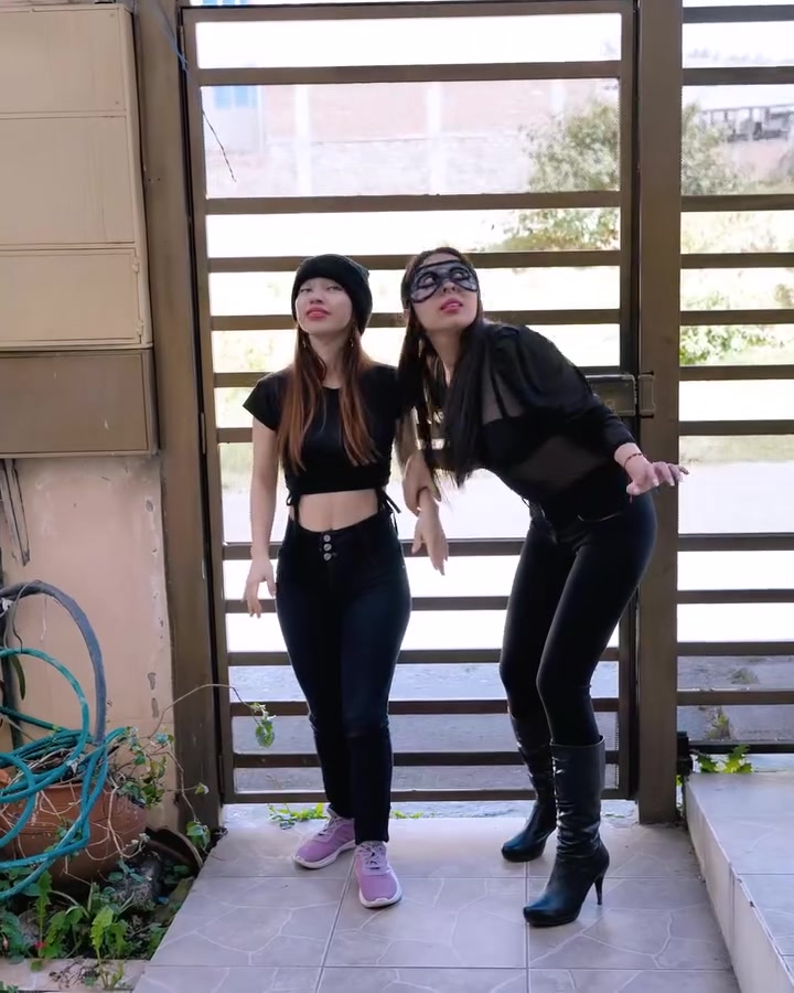 [COMPLETO] 0644H1030 S0083 Lo juzgaron por su físico sin saber que era aventajado Estefany