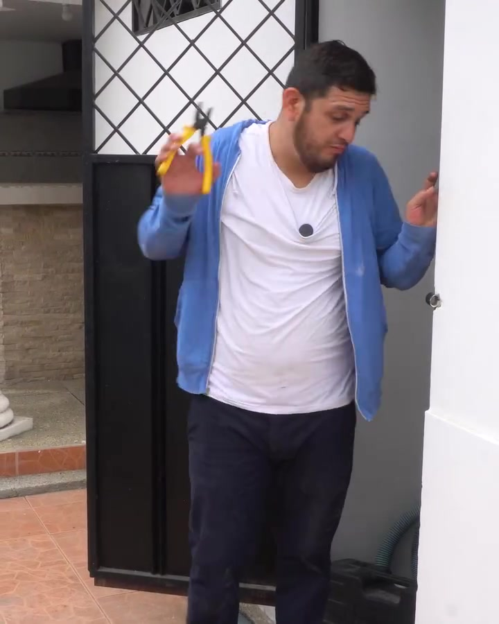 [COMPLETO] 0620H1114 S0088 Jefa se enamora de empleado de limpieza por esta extraña razón