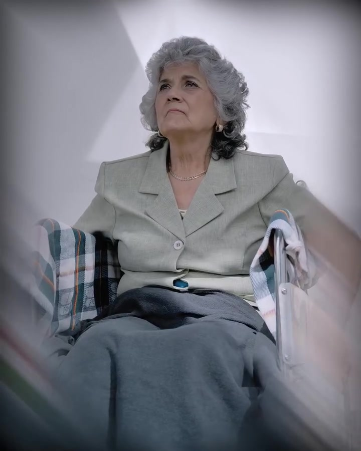 [COMPLETO] 0665H1030 S0083 Niña se lleva la comida de una Millonaria por esta triste razón Estefany