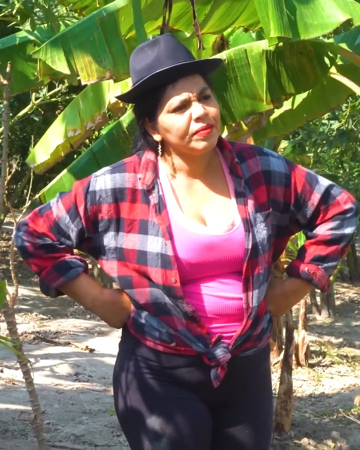 [COMPLETO] 0639H1114 S0088 Hizo esto con un choclo porque su marido no lo hacìa Vicky Salazar