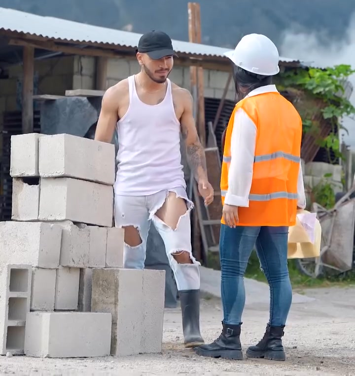 [COMPLETO] 0695H1030 S0083 Este pobre trabajador hizo lo imposible para enamorar a una ingeniera Estefany