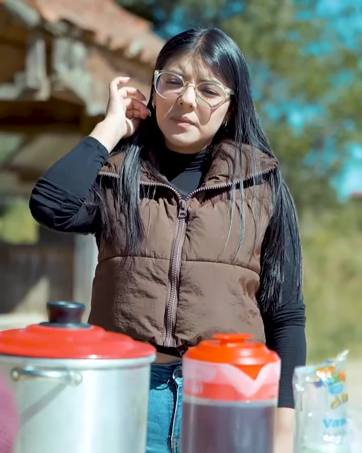 [COMPLETO] 0697H1030 S0083 Nunca aparentes ser algo que no eres Estefany