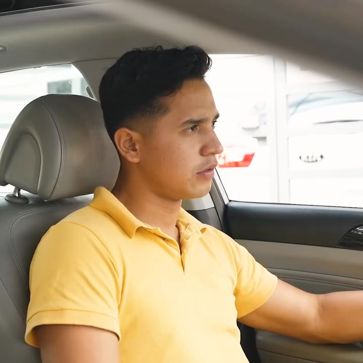 [COMPLETO] 0071H1114 S0085 Dos mujeres apoyándose para hacerle frente al abusad0r