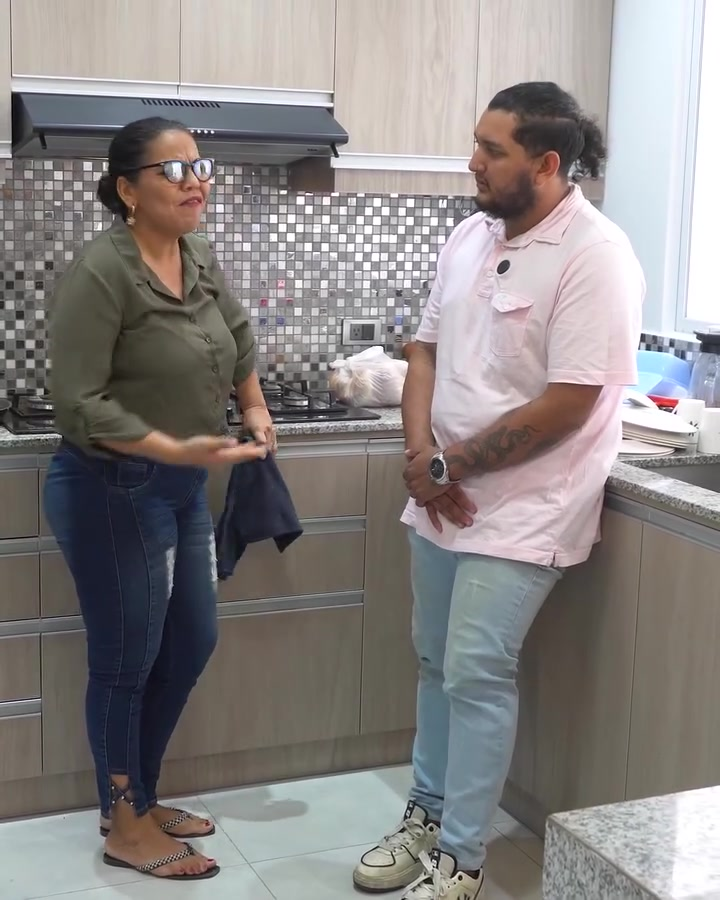 [COMPLETO] 0718H1114 S0088 Mientras el marido trabaj4ba, el vecino rondaba la casa Vicky Salazar