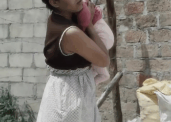 [COMPLETO] 0772H1030 S0083 Fue humill4d4 por golp34r el carro de una mujer millonaria Estefany