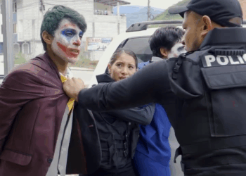 [COMPLETO] 0077H1114 S0087 Hijo de general millonario se viste de payaso para hacer de las suyas, sin saber que terminaría así