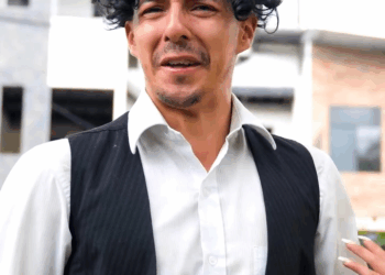 [COMPLETO] 0486H1030 S0083 Niña ayuda a desenmascarar a su madre sin pensar que terminaría enterándose de algo increíble Estef