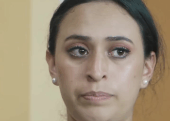 [COMPLETO] 0084H1114 S0087 Modelos Humill4n a una mujer por su forma de vestir y al final pasó esto La VIDA SIGUE