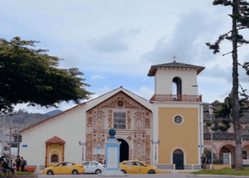 [COMPLETO] 0086H1030 Sαcerdot3 ofreció 10mil dólares a una de estas mujeres de la calle, para hacerle esto