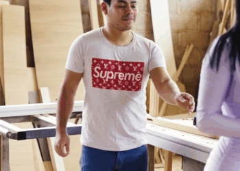 [COMPLETO] 0093H1030 Vendedora despreció de la peor manera a este carpintero, sin imaginar lo que pasaría