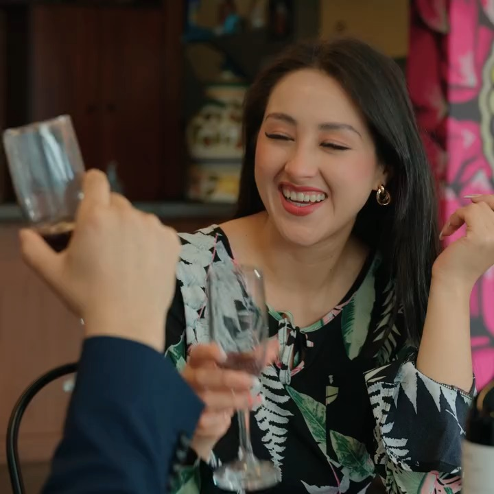 [COMPLETO] 0119H1126 S0094 Le pidió a esta mesera que se haga pasar por su novia para no decepcionar a su madre y así tuvieron