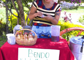 [COMPLETO] 0180H1126 S0095 Vendedora de colada morada usa este truco para ganar dinero fácil Yomi