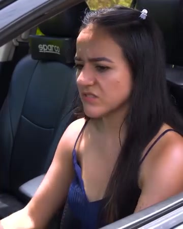 [COMPLETO] 0181H1126 S0095 Millonaria se burló de campesina por tener un auto viejo Yomi