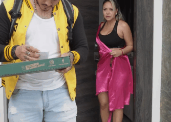 [COMPLETO] 0003H1126 S0087 Se hizo pasar por ciega para meterse con el repartidor La Mosquera Reflexiones