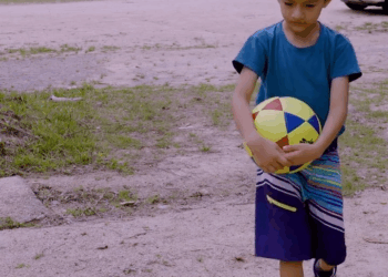 [COMPLETO] 0241H1126 S0095 Es triste cuando un papá no tiene tiempo para sus hijos Yomi