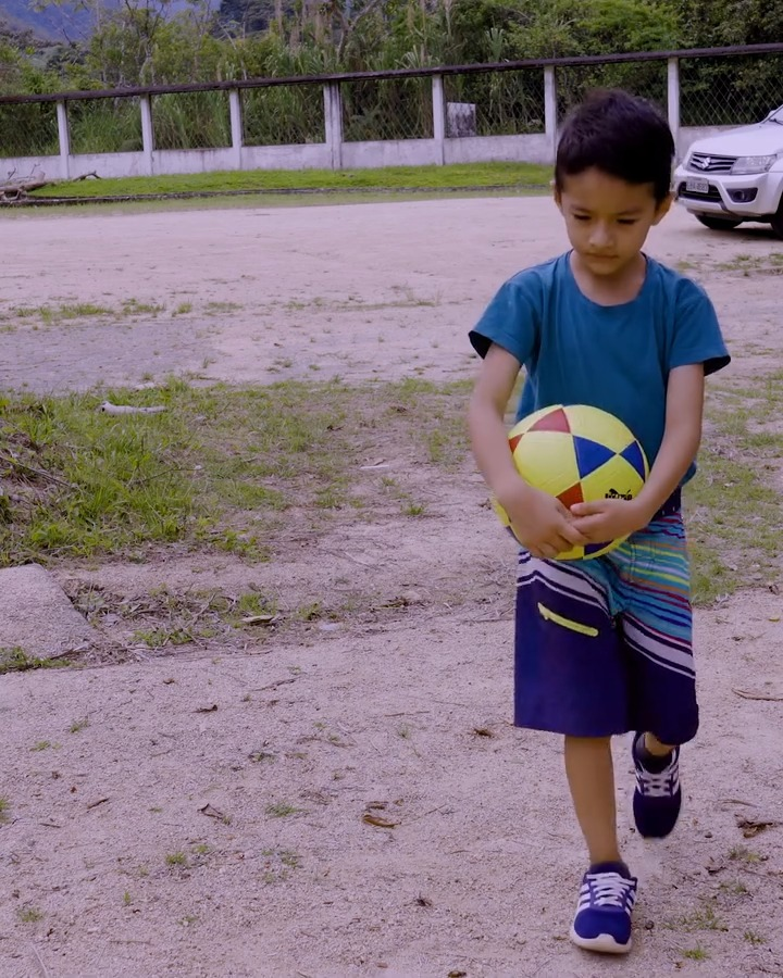 [COMPLETO] 0241H1126 S0095 Es triste cuando un papá no tiene tiempo para sus hijos Yomi